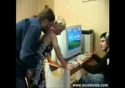 Família Russa fodendo juntos no incesto amador espetacular