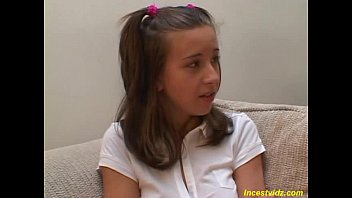 Pai Tarado Bem Dotado Ensinando Filha Pagar Boquete