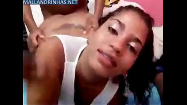 Morena brasileira fazendo suruba com marido e o melhor amigo dele