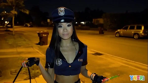 Garota Japonesa peituda fodendo gostoso com dotado