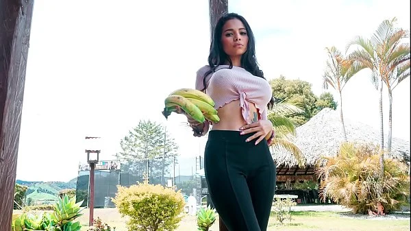 Irmãs novinhas loira e morena na festinha levando caralho do irmão nas pepecas