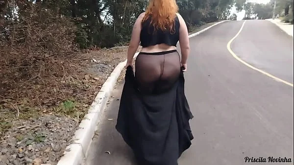 novinha se exibindo